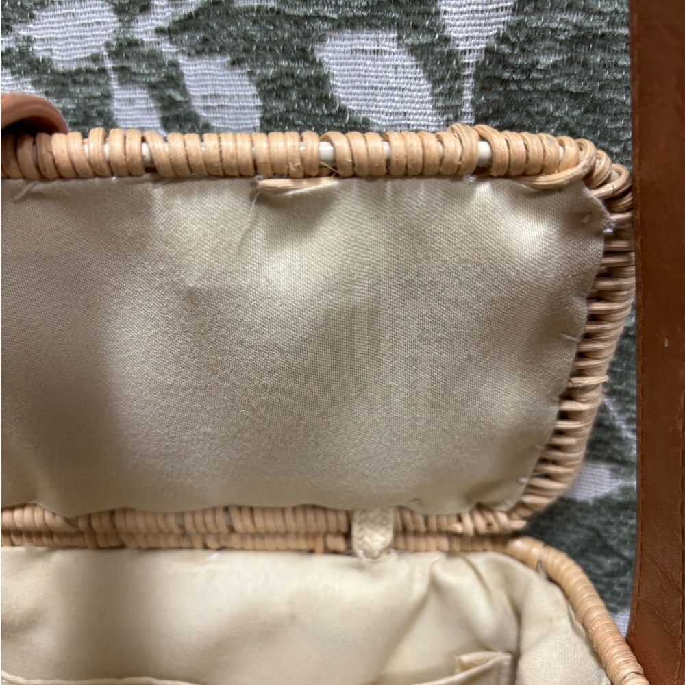 Universal Thread Tan Wicker Crossbody Handbag With Faux Leather Strap - Picture 7 of 11